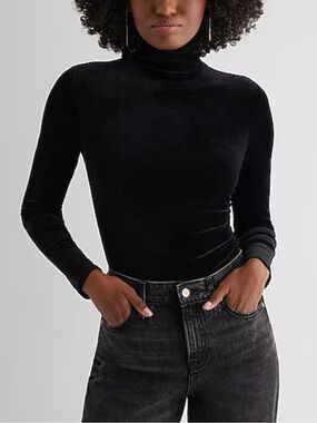 Express Body Contour Mock Neck Cropped Long sleeve
